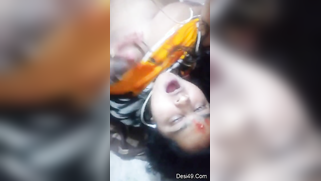 Kissable young woman pulls sari up and leaks natural tits in sex video | XXX Video on AllSex.XXX