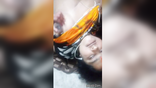 Kissable young woman pulls sari up and leaks natural tits in sex video | XXX Video on AllSex.XXX