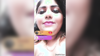 Libidinous Indian aunty manifests beauty talking to XXX fans topless | XXX Video on AllSex.XXX