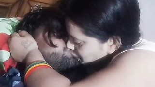 Suggestive Indian slut unveils feelings and kisses fat boy in bed | XXX Video on AllSex.XXX