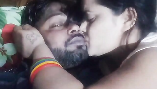 Suggestive Indian slut unveils feelings and kisses fat boy in bed | XXX Video on AllSex.XXX