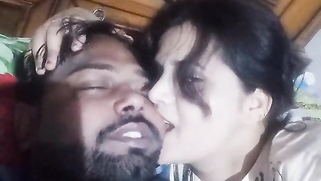 Suggestive Indian slut unveils feelings and kisses fat boy in bed | XXX Video on AllSex.XXX