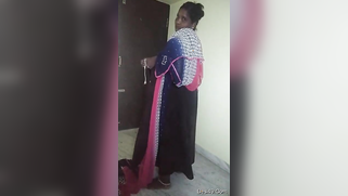 Man behind camera films sex video of Desi mom who puts the sari on | XXX Video on AllSex.XXX