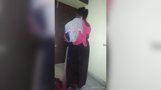 Man behind camera films sex video of Desi mom who puts the sari on | XXX Video on AllSex.XXX