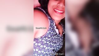 Indian aunty tries to look like XXX star on camera and exposes boobs | XXX Video on AllSex.XXX