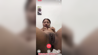 Spontaneous striptease and masturbation by Desi mom ends with orgasm | XXX Video on AllSex.XXX