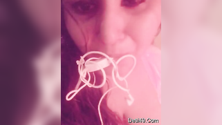 Solo XXX show Desi minx who boasts about body and masturbates with toy | XXX Video on AllSex.XXX