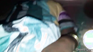 Desi aunty is perfect pulling sari up so man wants to make sex video | XXX Video on AllSex.XXX