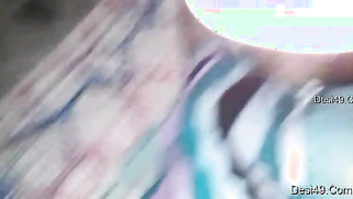 Desi aunty is perfect pulling sari up so man wants to make sex video | XXX Video on AllSex.XXX