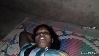 Desi aunty is perfect pulling sari up so man wants to make sex video | XXX Video on AllSex.XXX