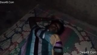 Desi aunty is perfect pulling sari up so man wants to make sex video | XXX Video on AllSex.XXX