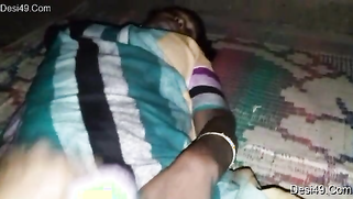 Desi aunty is perfect pulling sari up so man wants to make sex video | XXX Video on AllSex.XXX