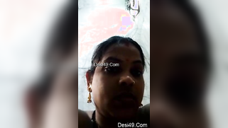 Aunty pisses and scores her own muff with XXX toy before showering | XXX Video on AllSex.XXX