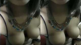 Indian promised to show coconuts and she kept word in the XXX video | XXX Video on AllSex.XXX