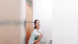 It isn't a problem for Desi XXX model to reveal wonderful breasts | XXX Video on AllSex.XXX