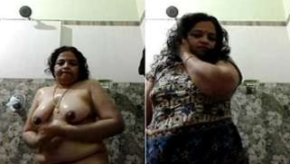 Indian mom likes to tease men showing how she washes the body | XXX Video on AllSex.XXX