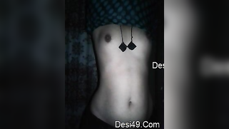 Desi girl doesn't mind if her boyfriend films XXX shower video