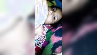 Desi cutie is horny and it's a reason to play with XXX melons