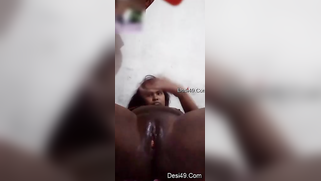 Super-excited Indian aunty stretches XXX hollow with fingers | XXX Video on AllSex.XXX