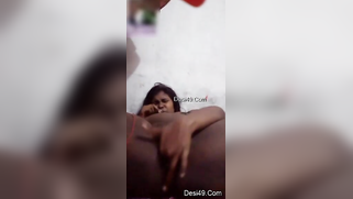 Super-excited Indian aunty stretches XXX hollow with fingers | XXX Video on AllSex.XXX