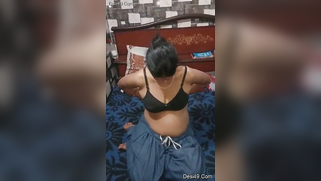 Brave Desi wife lets the man with camera masturbate XXX tunnel | XXX Video on AllSex.XXX