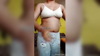 Solo Desi girl looks like XXX goddess after she takes off clothes | XXX Video on AllSex.XXX