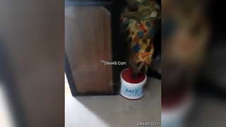 There are no customers and the Desi aunty flashes nipple in XXX video | XXX Video on AllSex.XXX