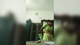 Desi woman likes to film XXX videos where she takes off clothes | XXX Video on AllSex.XXX
