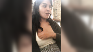 Restaurant is empty and the Indian beauty can flash XXX melons | XXX Video on AllSex.XXX