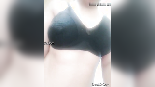 Self-isolated lover is lucky to see Desi girl's tits thanks to video call | XXX Video on AllSex.XXX