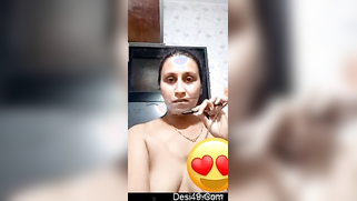 Indian aunty can demonstrate XXX berries thanks to video call