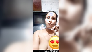 Indian aunty can demonstrate XXX berries thanks to video call | XXX Video on AllSex.XXX