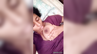 Indian woman pulls breast out to touch it in the solo XXX video | XXX Video on AllSex.XXX