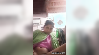 Excitement makes the Desi wench lift green dress and masturbate XXX slit | XXX Video on AllSex.XXX