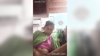 Excitement makes the Desi wench lift green dress and masturbate XXX slit | XXX Video on AllSex.XXX