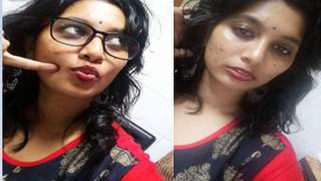 Winsome Indian girl with natural tits knows XXX way to turn men on