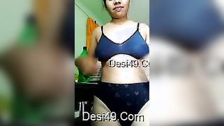 Desi woman's big natural boobs can easily be called XXX wonder | XXX Video on AllSex.XXX