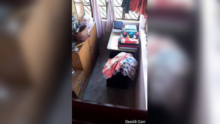 Tenant films XXX video of the Desi landlady thanks to hidden cam | XXX Video on AllSex.XXX