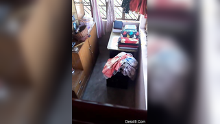 Tenant films XXX video of the Desi landlady thanks to hidden cam | XXX Video on AllSex.XXX