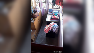 Tenant films XXX video of the Desi landlady thanks to hidden cam | XXX Video on AllSex.XXX