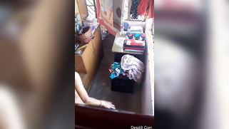 Tenant films XXX video of the Desi landlady thanks to hidden cam | XXX Video on AllSex.XXX