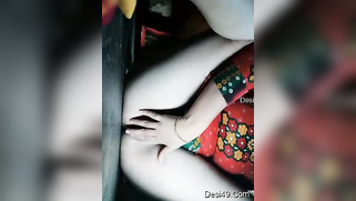 Excited Desi wench shoves fingers into XXX cave to satisfy it | XXX Video on AllSex.XXX