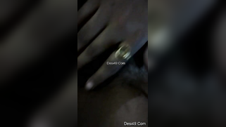 Exhibitionist Indian girl never turns down an opportunity to undress | XXX Video on AllSex.XXX