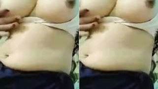 Desi minx plays with natural XXX peaches after lifting the top | XXX Video on AllSex.XXX