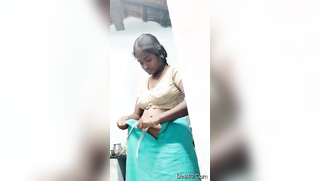 Indian mom isn't ashamed of revealing XXX body parts on the camera