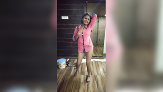 Seductive dance by the Indian XXX girl wearing a pink shirt | XXX Video on AllSex.XXX