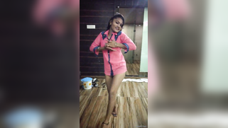 Seductive dance by the Indian XXX girl wearing a pink shirt | XXX Video on AllSex.XXX