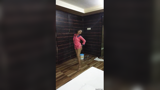 Seductive dance by the Indian XXX girl wearing a pink shirt | XXX Video on AllSex.XXX