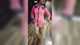Seductive dance by the Indian XXX girl wearing a pink shirt | XXX Video on AllSex.XXX