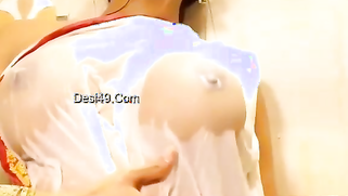 Hot amateur video of the Indian beauty with braid and wet boobs | XXX Video on AllSex.XXX